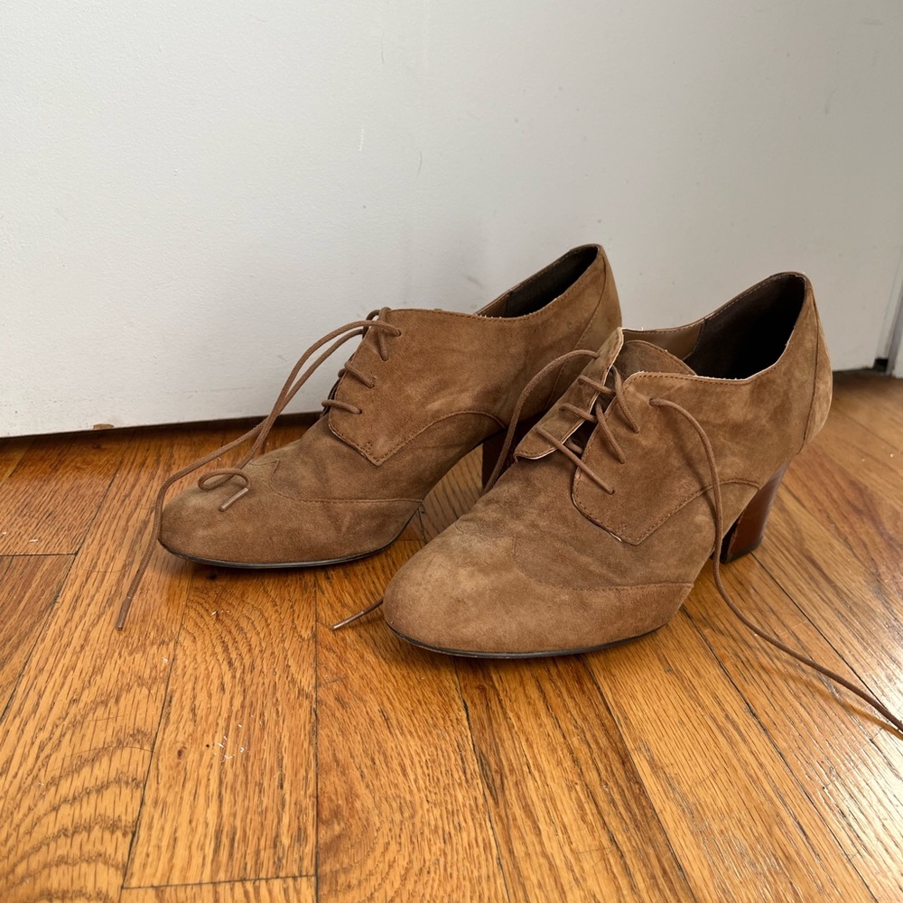 Brown heeled oxfords size 10